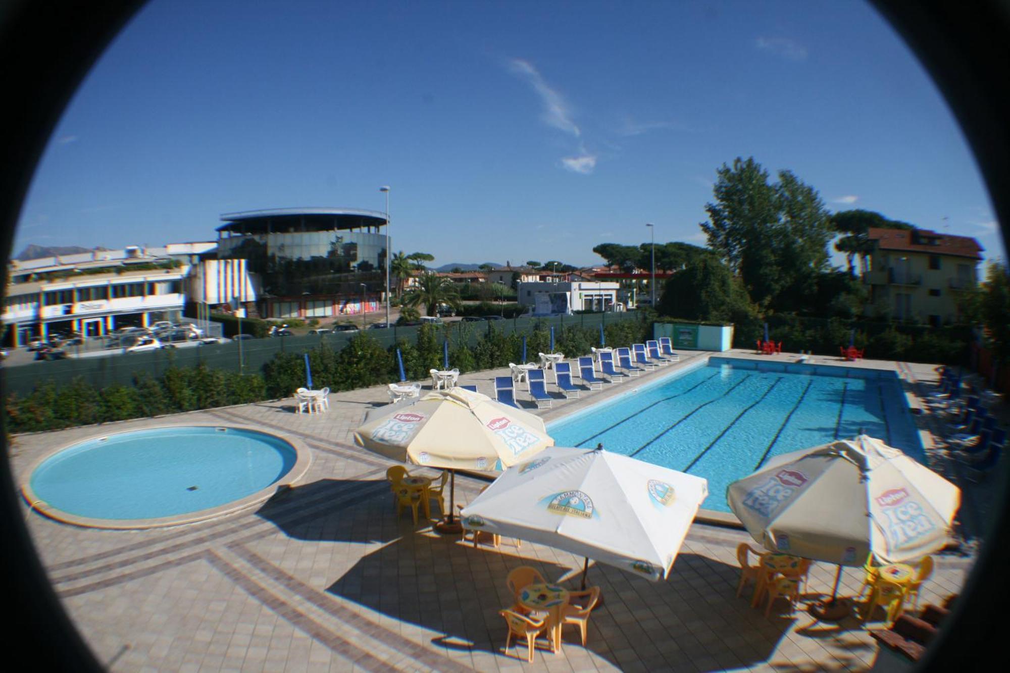 Camping Versilia Mare Ξενοδοχείο Λίντο ντι Καμαϊόρε Εξωτερικό φωτογραφία